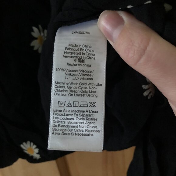 Madewell Short Sleeve Floral Cropped Wrap Blouse - Black w/ Daisies, Sz L - Picture 13 of 13